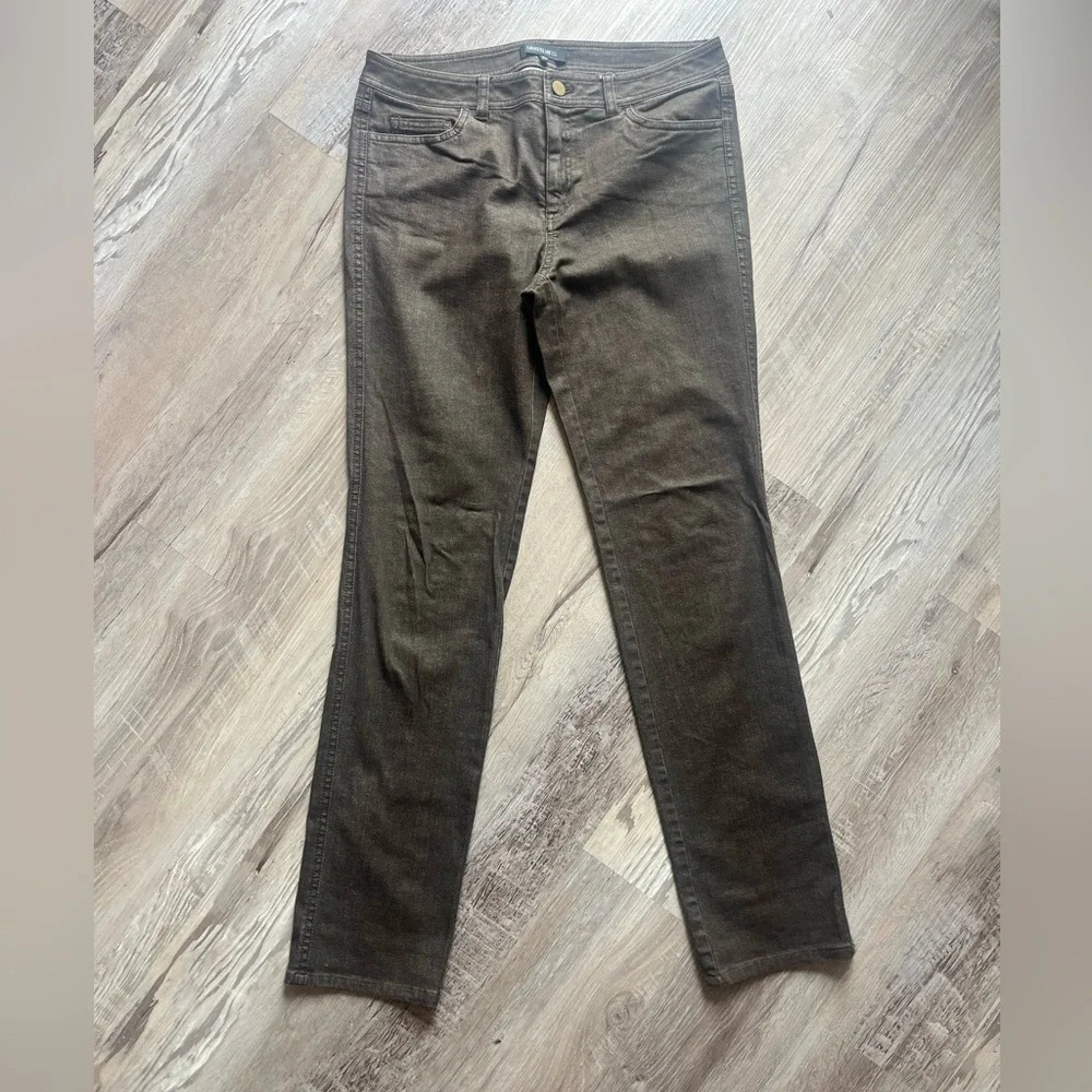 Lafayette 148 retail $500 -LIKE NEW size 6 straight leg jeans